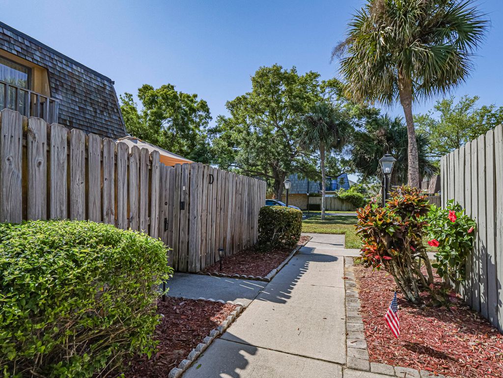 Photo of 510 N Tropic Lane #10d, Vero Beach, FL 32960 (MLS # R11162348)