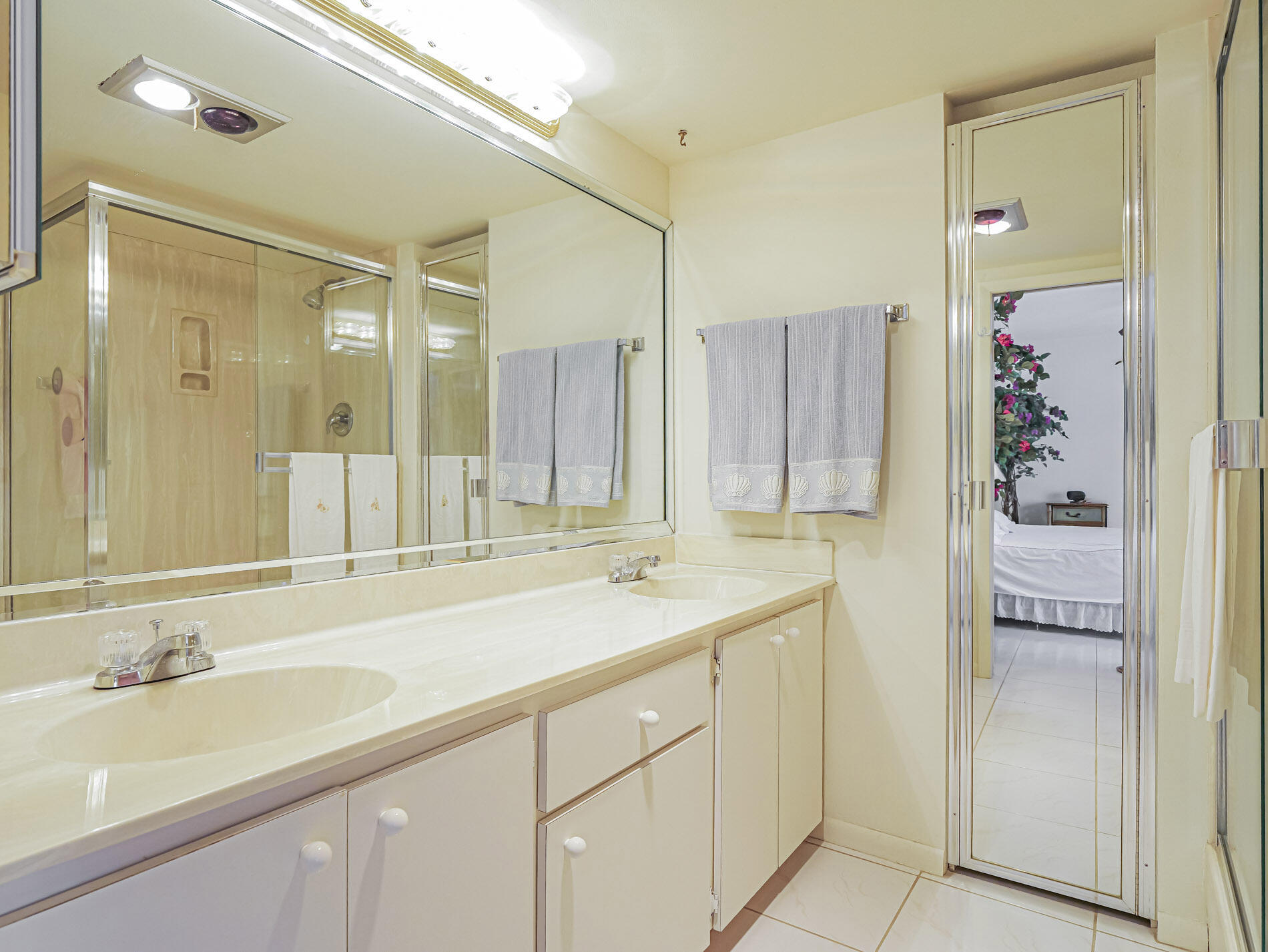 TROPIC VILLAS - Residential