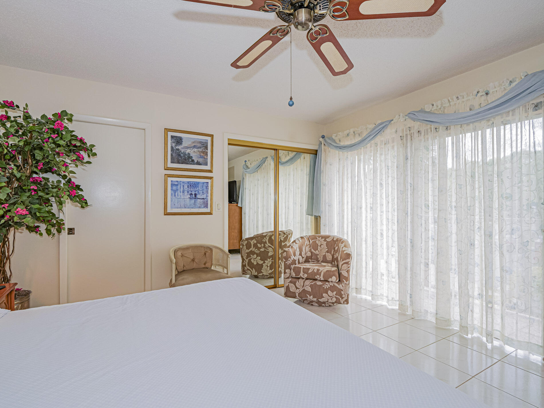 TROPIC VILLAS - Residential