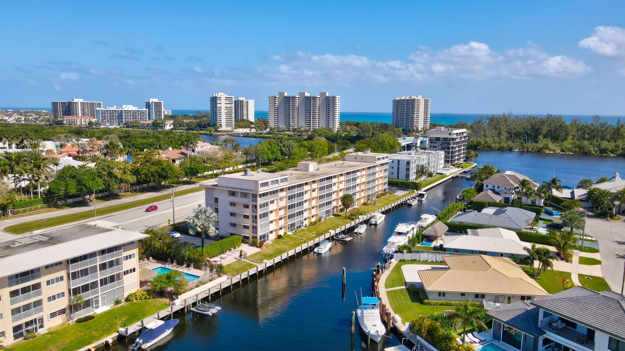 BOCA HOUSE CONDO - Residential