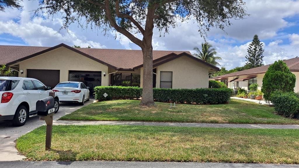 Photo of 5026 Pine Drive Dr, Boynton Beach, FL 33437 (MLS # R10824612)