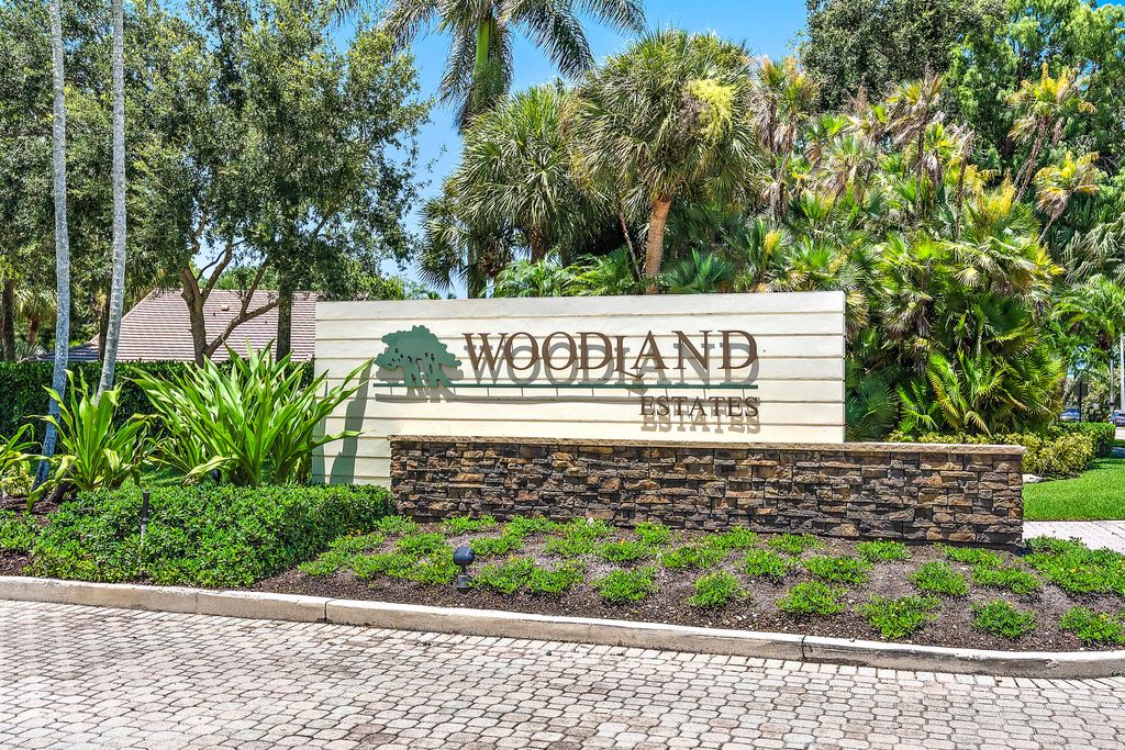 Photo of 5794 Lonewood Court, Jupiter, FL 33458 (MLS # B26051248)