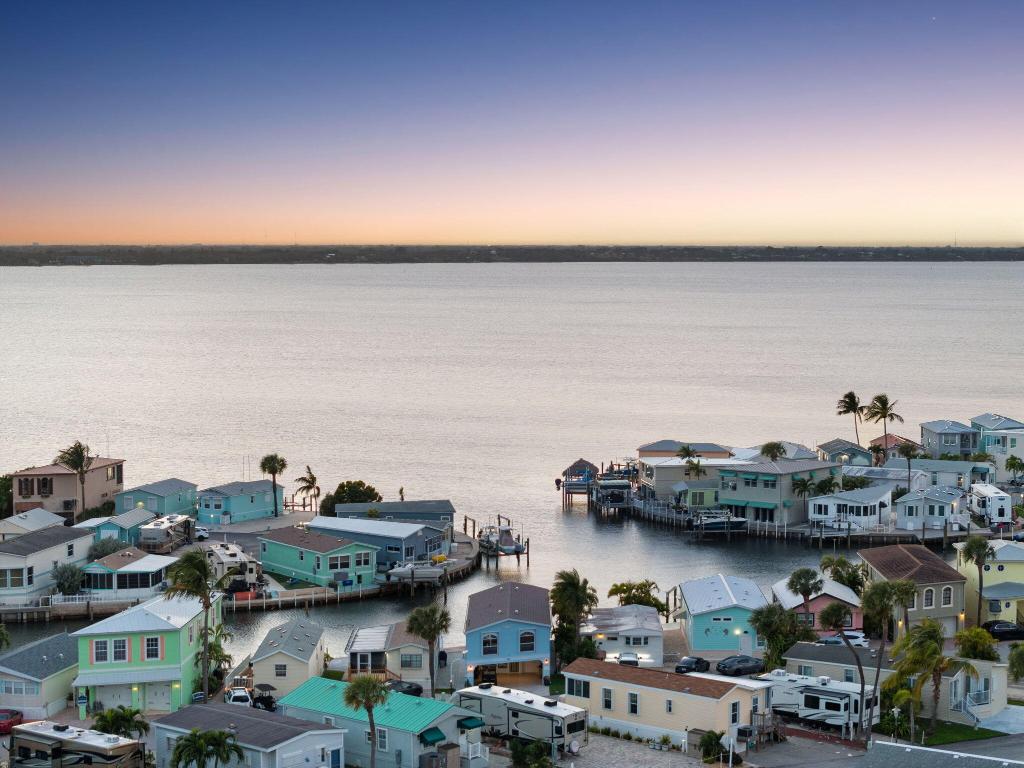 VENTURE OUT AT INDIAN RIVER INC (SECTION D) - Residential