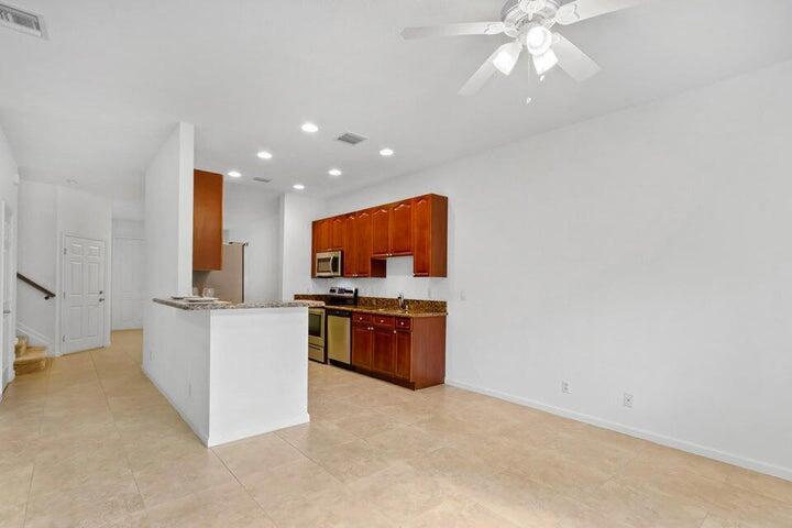HERITAGE ENCLAVE - Residential Lease