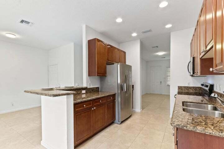 HERITAGE ENCLAVE - Residential Lease