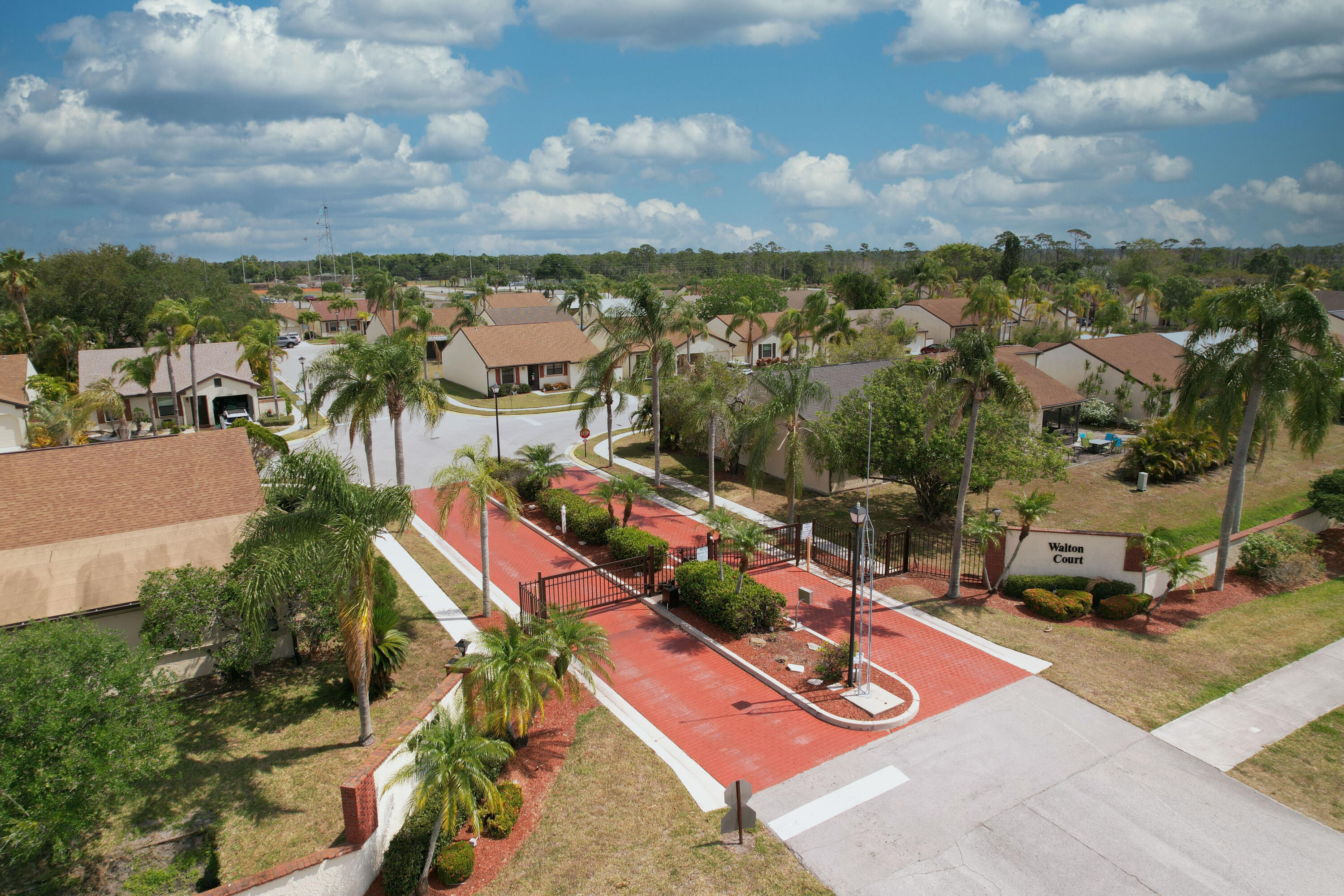 2313 SE Breckenridge Circle