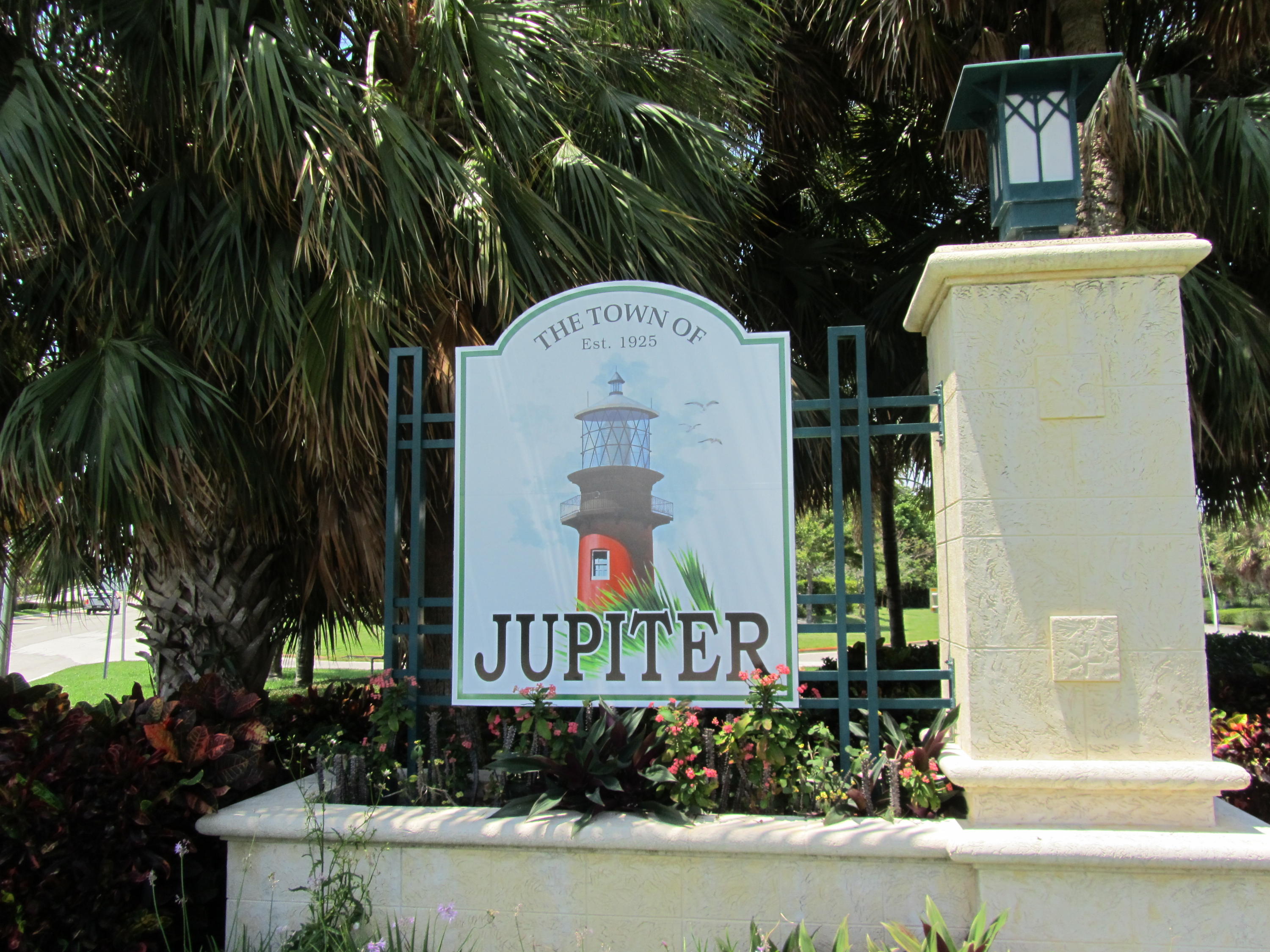 HUNT CLUB COLONY - Residential