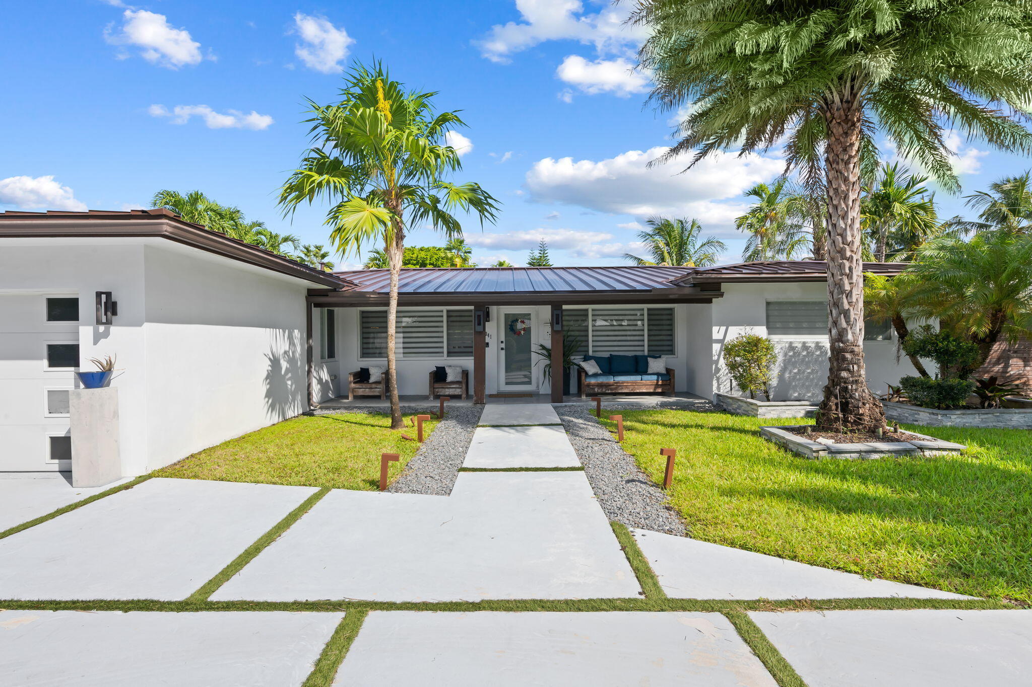 2041 NE 52ND Street