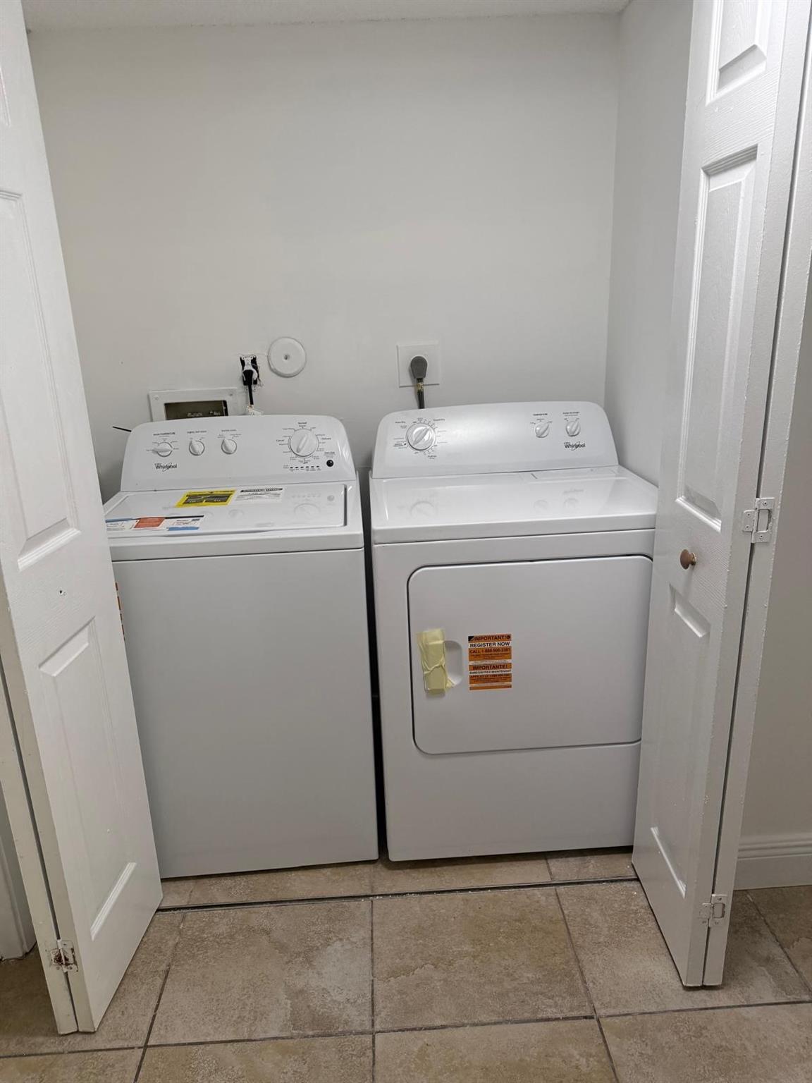 COCO PARC CONDO - Residential Lease