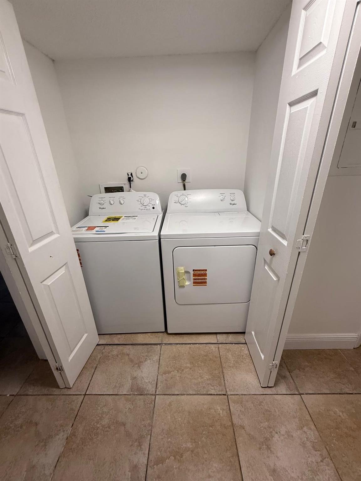COCO PARC CONDO - Residential Lease
