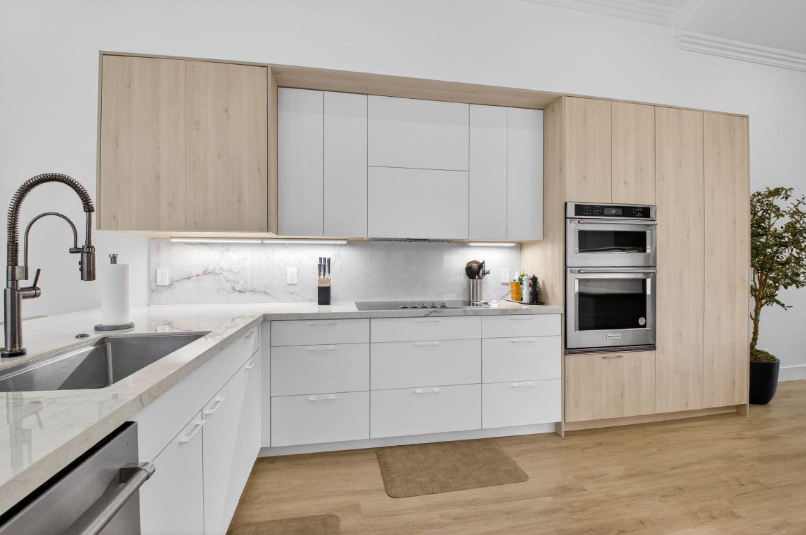 STRATFORD GREEN AT WOODFIELD COUNTRY CLUB - Residential