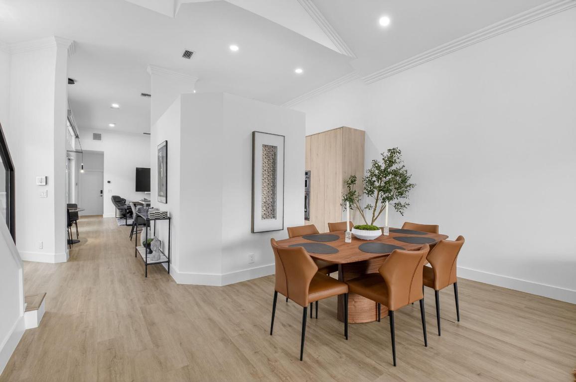 STRATFORD GREEN AT WOODFIELD COUNTRY CLUB - Residential