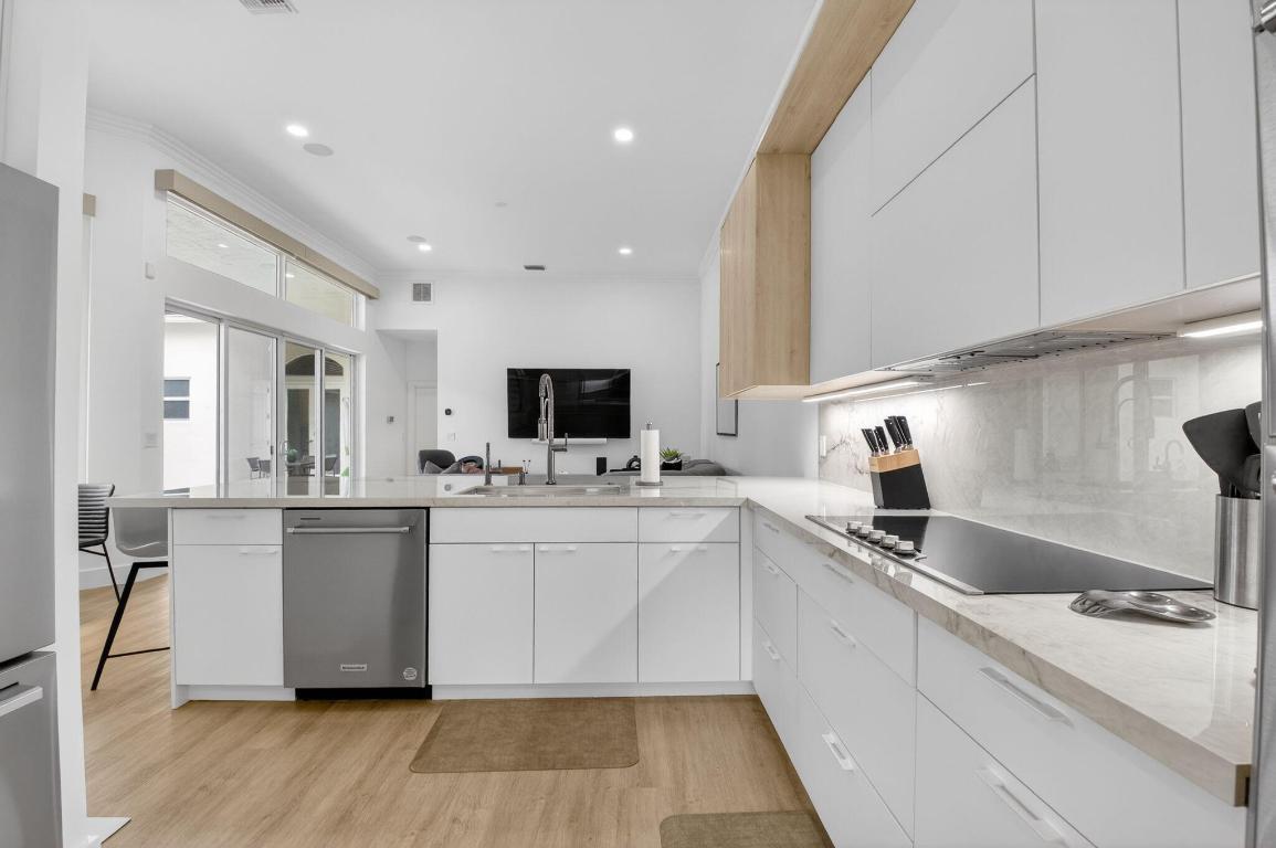 STRATFORD GREEN AT WOODFIELD COUNTRY CLUB - Residential