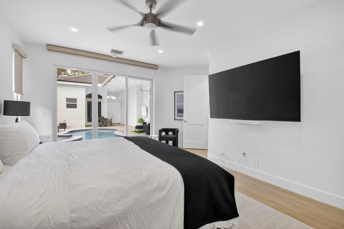 STRATFORD GREEN AT WOODFIELD COUNTRY CLUB - Residential