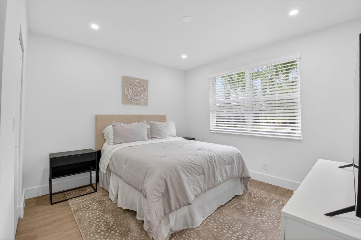 STRATFORD GREEN AT WOODFIELD COUNTRY CLUB - Residential