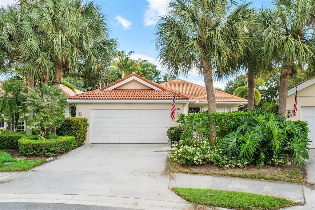 Photo of 425 Kelsey Park Drive, Palm Beach Gardens, FL 33410 (MLS # R10796473)