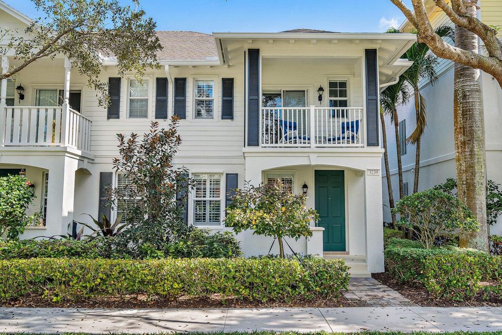 Photo of 3239 E Community Drive, Jupiter, FL 33458 (MLS # R11090207)