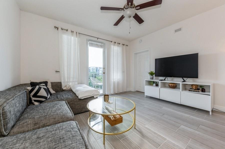 533 NE 3rd Avenue 551