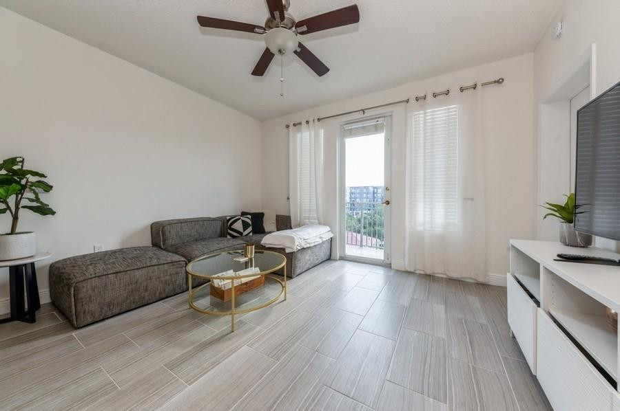 533 NE 3rd Avenue 551