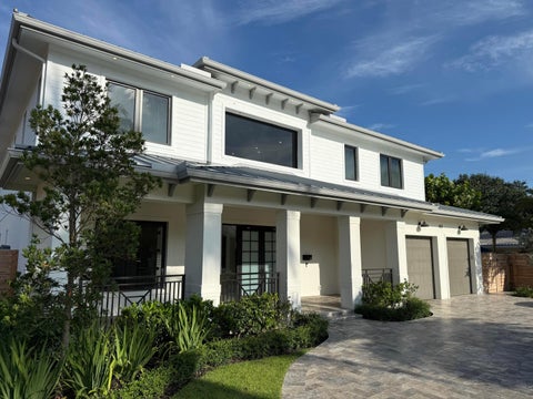 Photo of 451 NW 7th Avenue, Boca Raton, FL 33486 (MLS # B26015865)