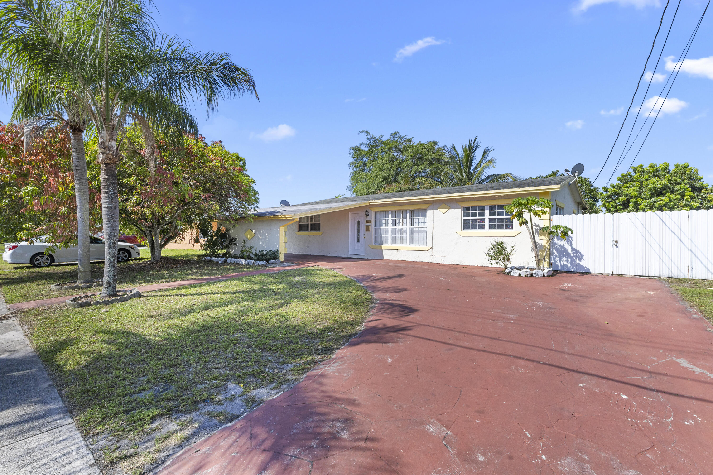 SUNRISE GOLF VILLAGE SEC 2 - Residential