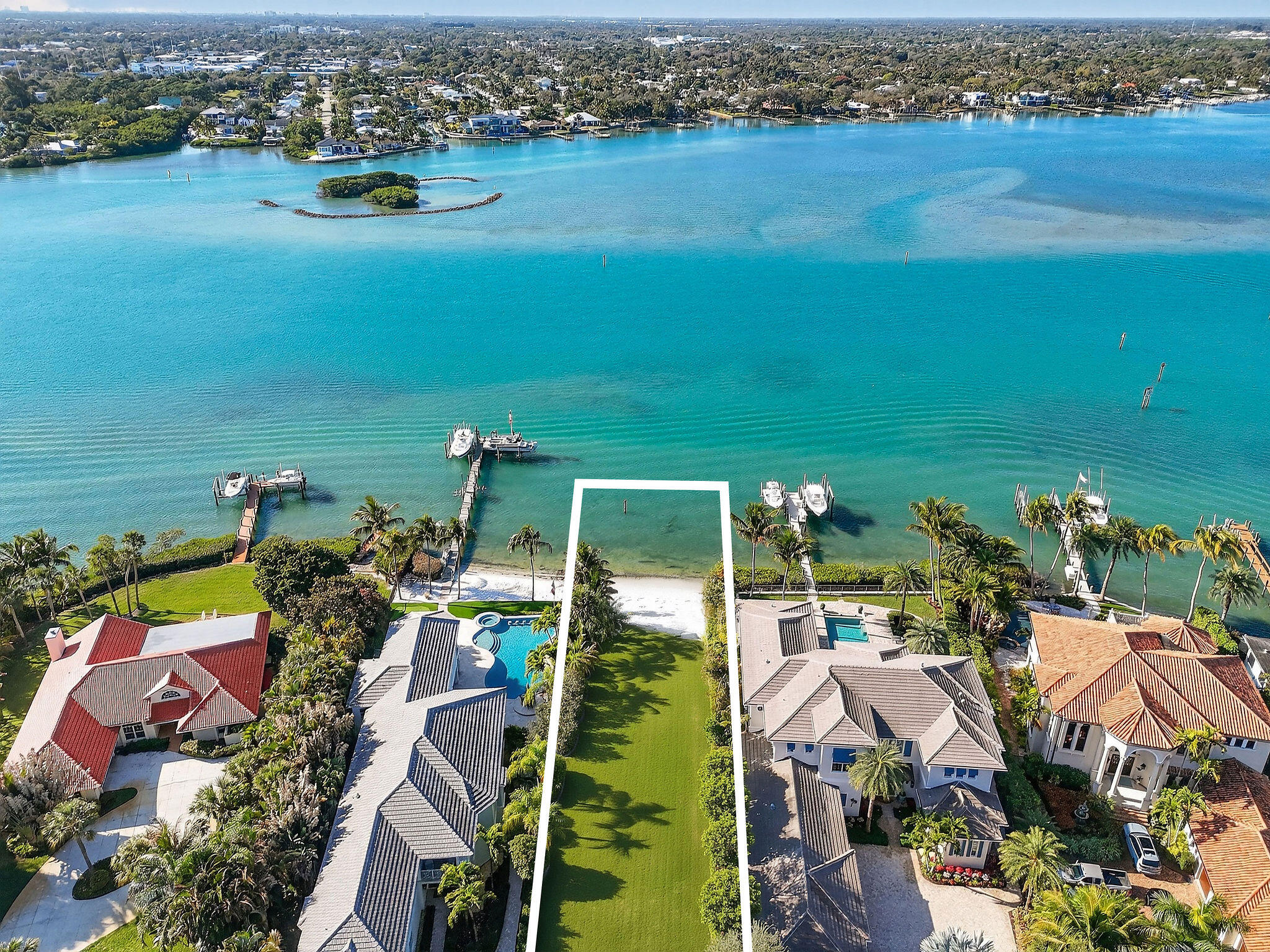 114 W Riverside Drive