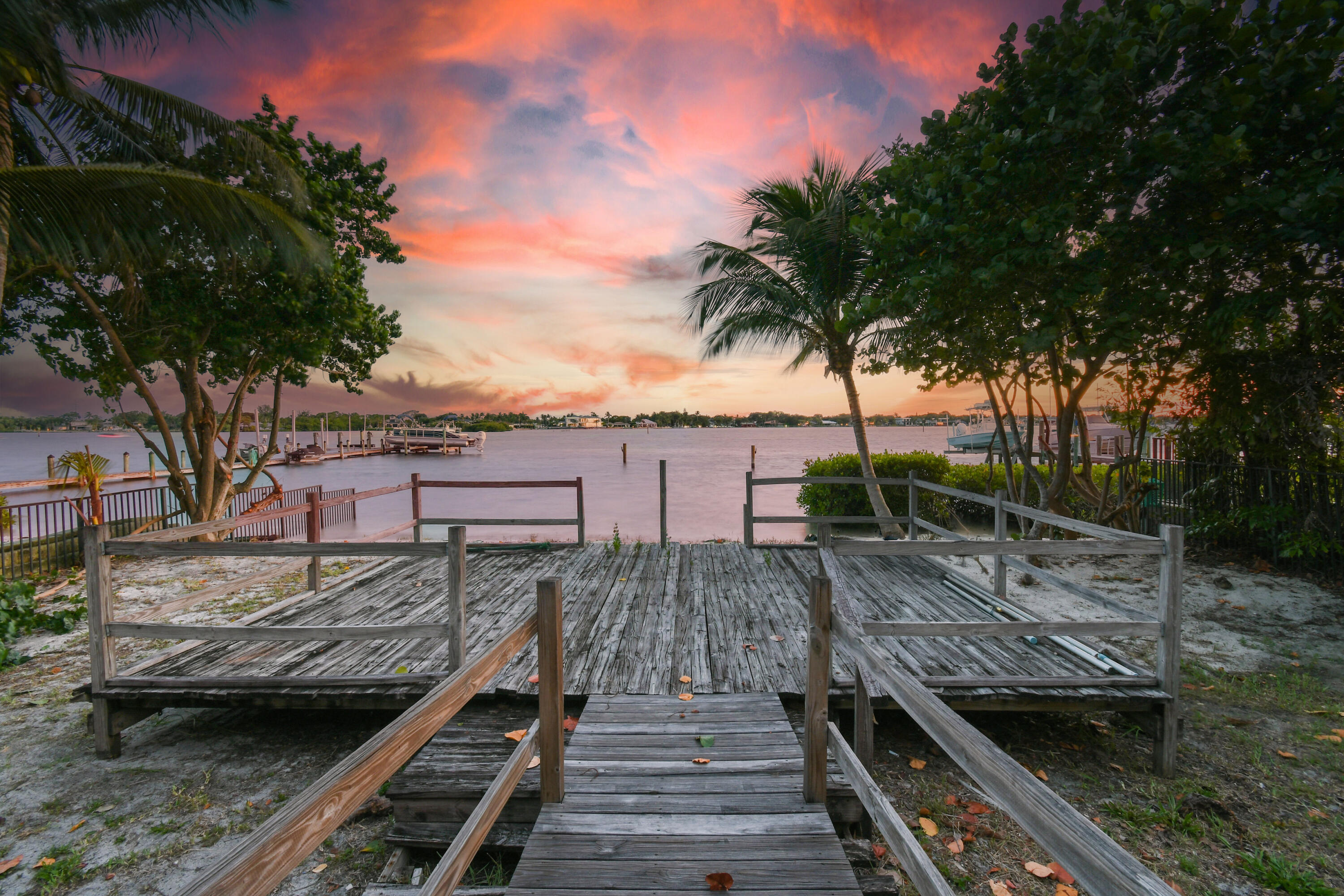 RIVERSIDE ON THE LOXAHATCHEE - Land