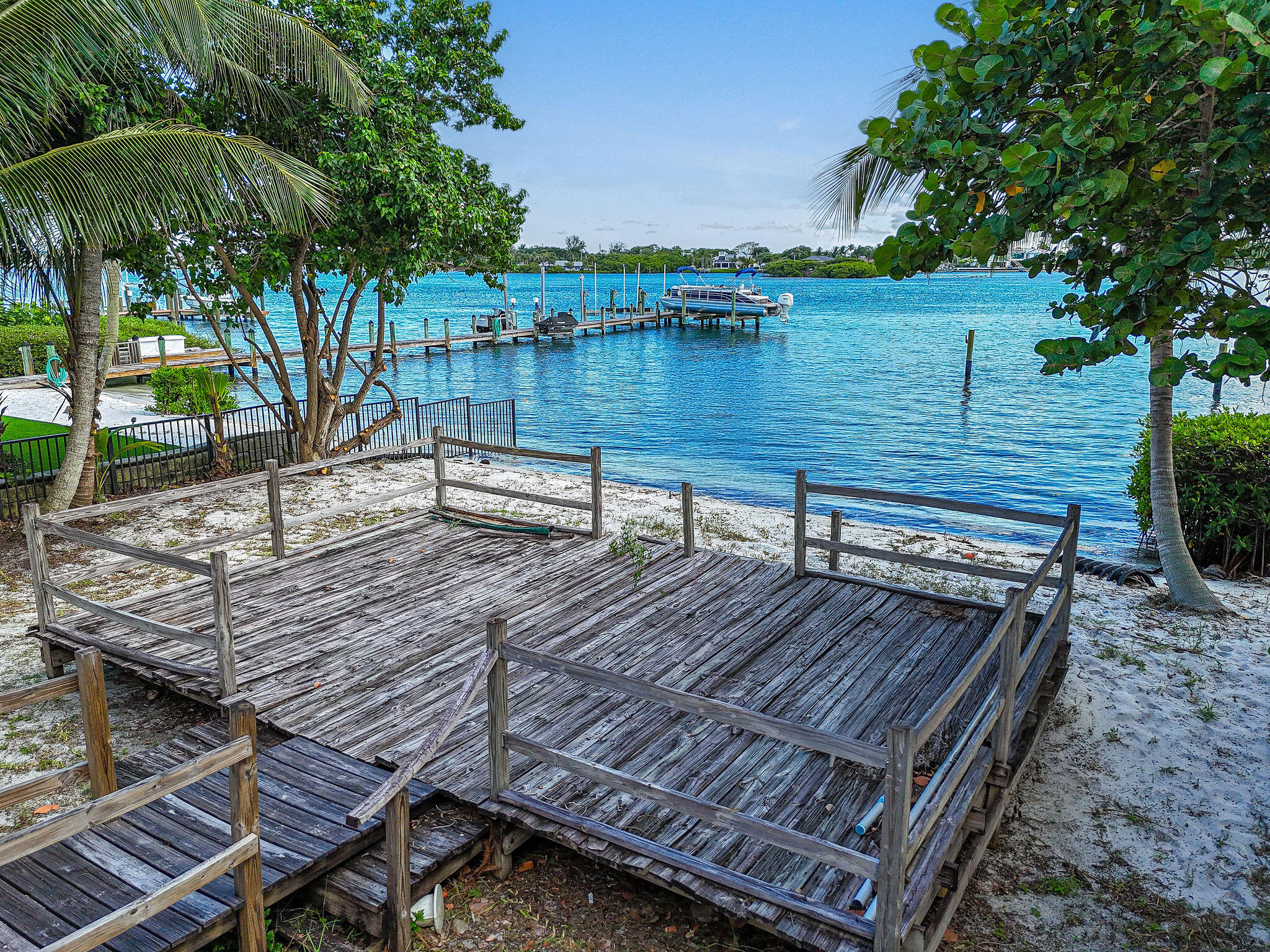 RIVERSIDE ON THE LOXAHATCHEE - Land