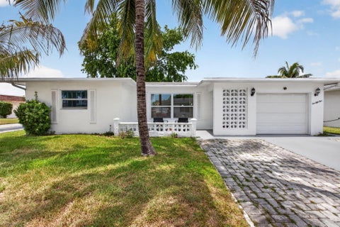 Photo of 1055 NW 72ND Terrace NW, Margate, FL 33063 (MLS # B26066315)