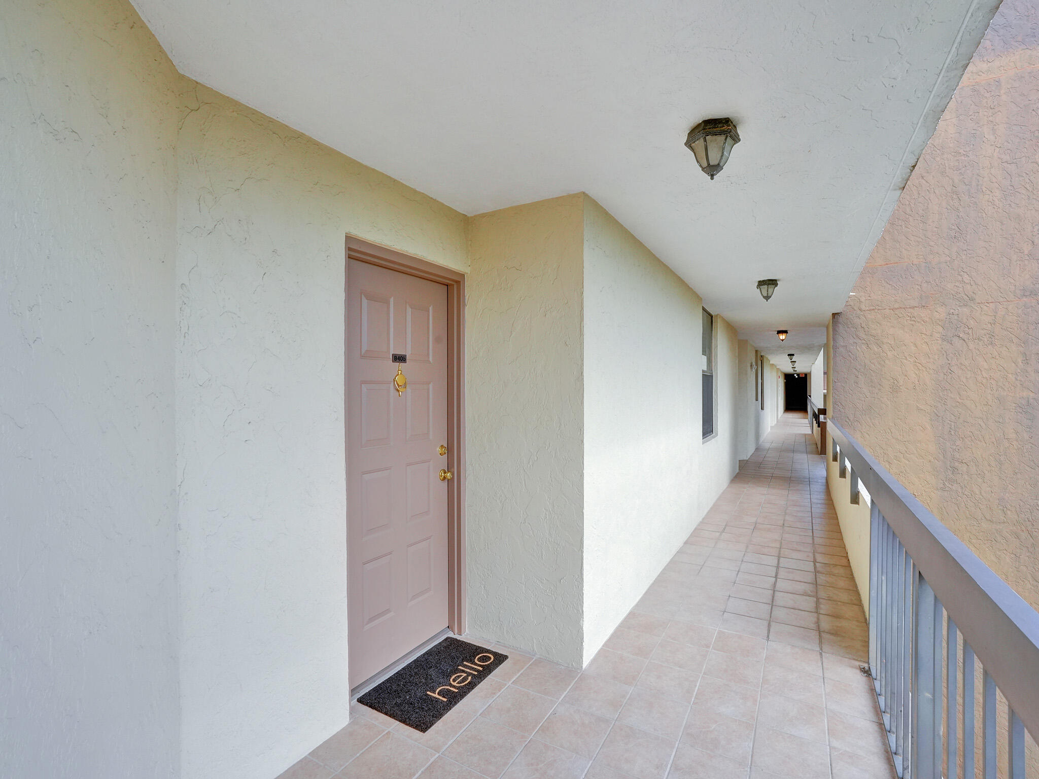 LAVERS RESORT & RACQUET CLUB - Residential Lease