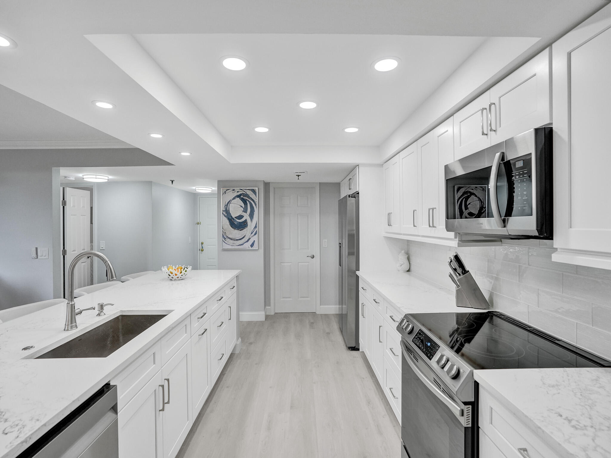 LAVERS RESORT & RACQUET CLUB - Residential Lease