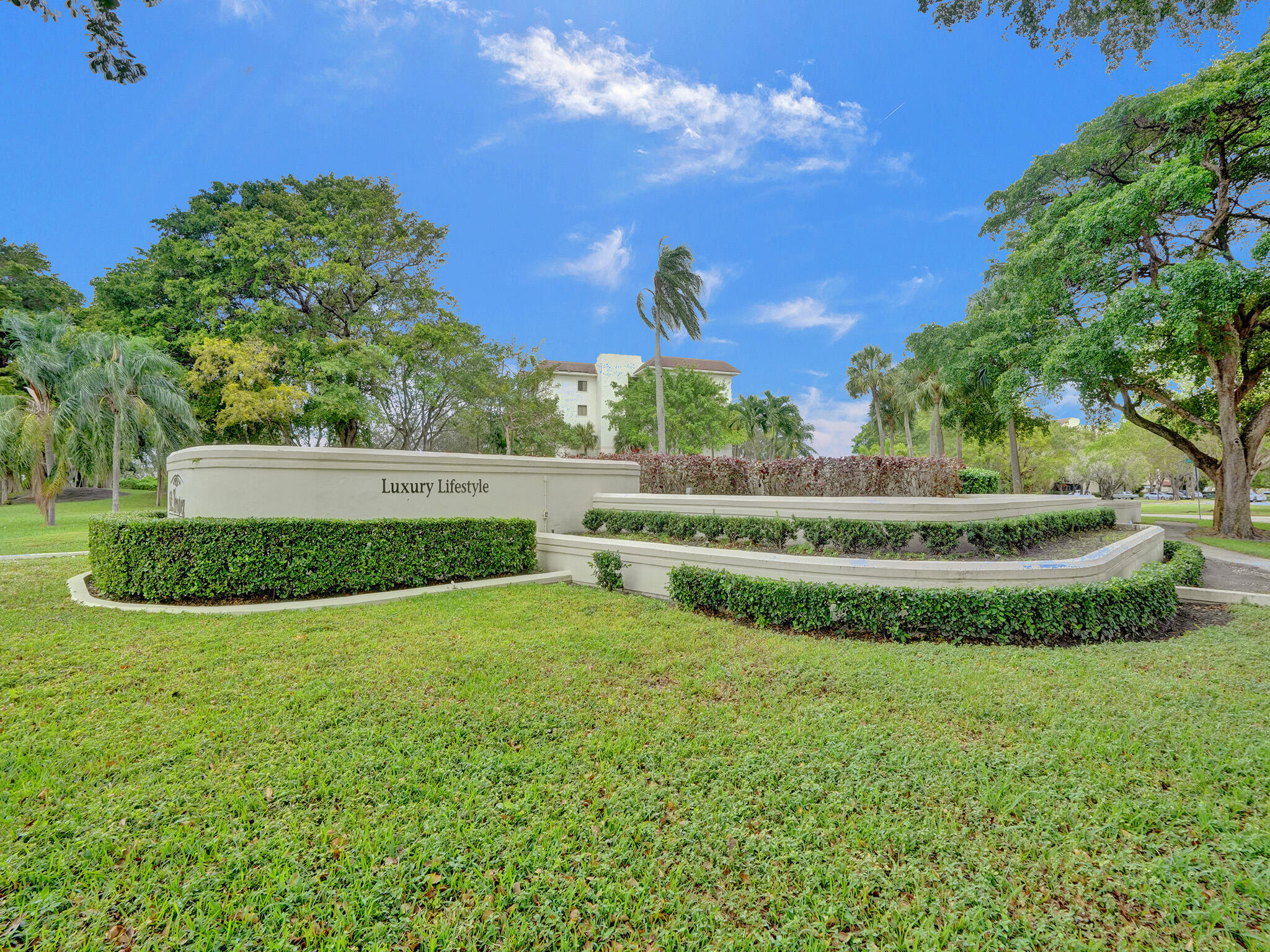 LAVERS RESORT & RACQUET CLUB - Residential Lease