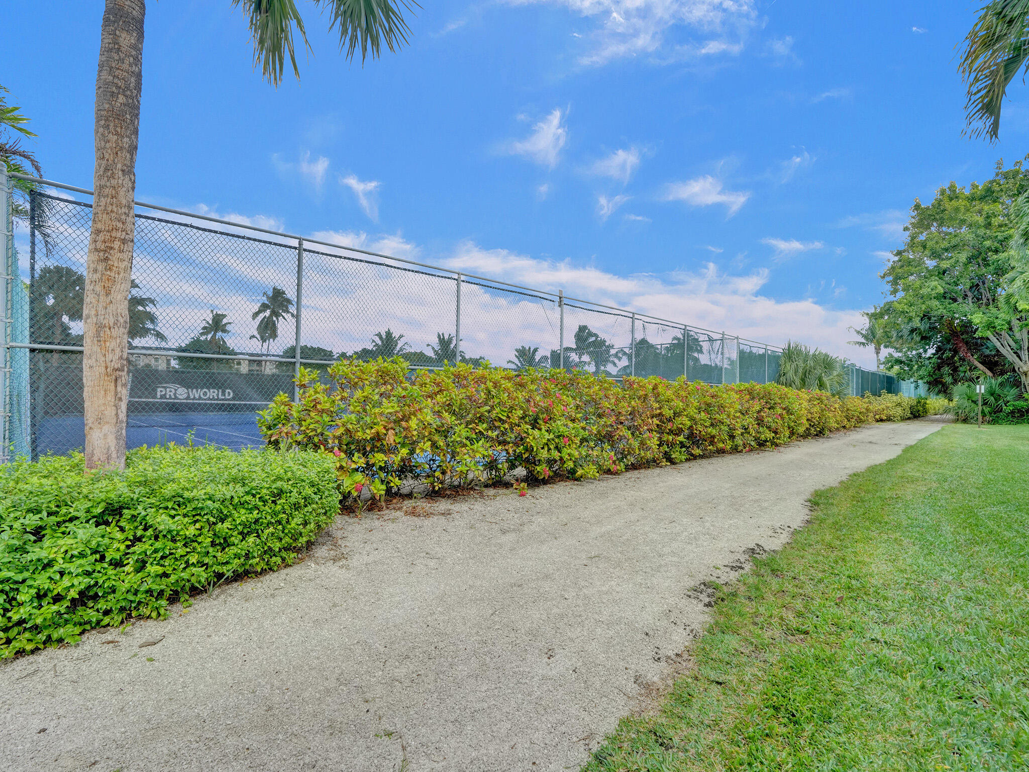 LAVERS RESORT & RACQUET CLUB - Residential Lease