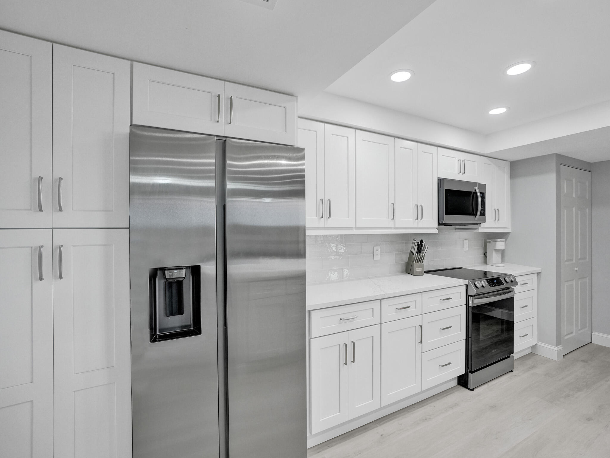 LAVERS RESORT & RACQUET CLUB - Residential Lease