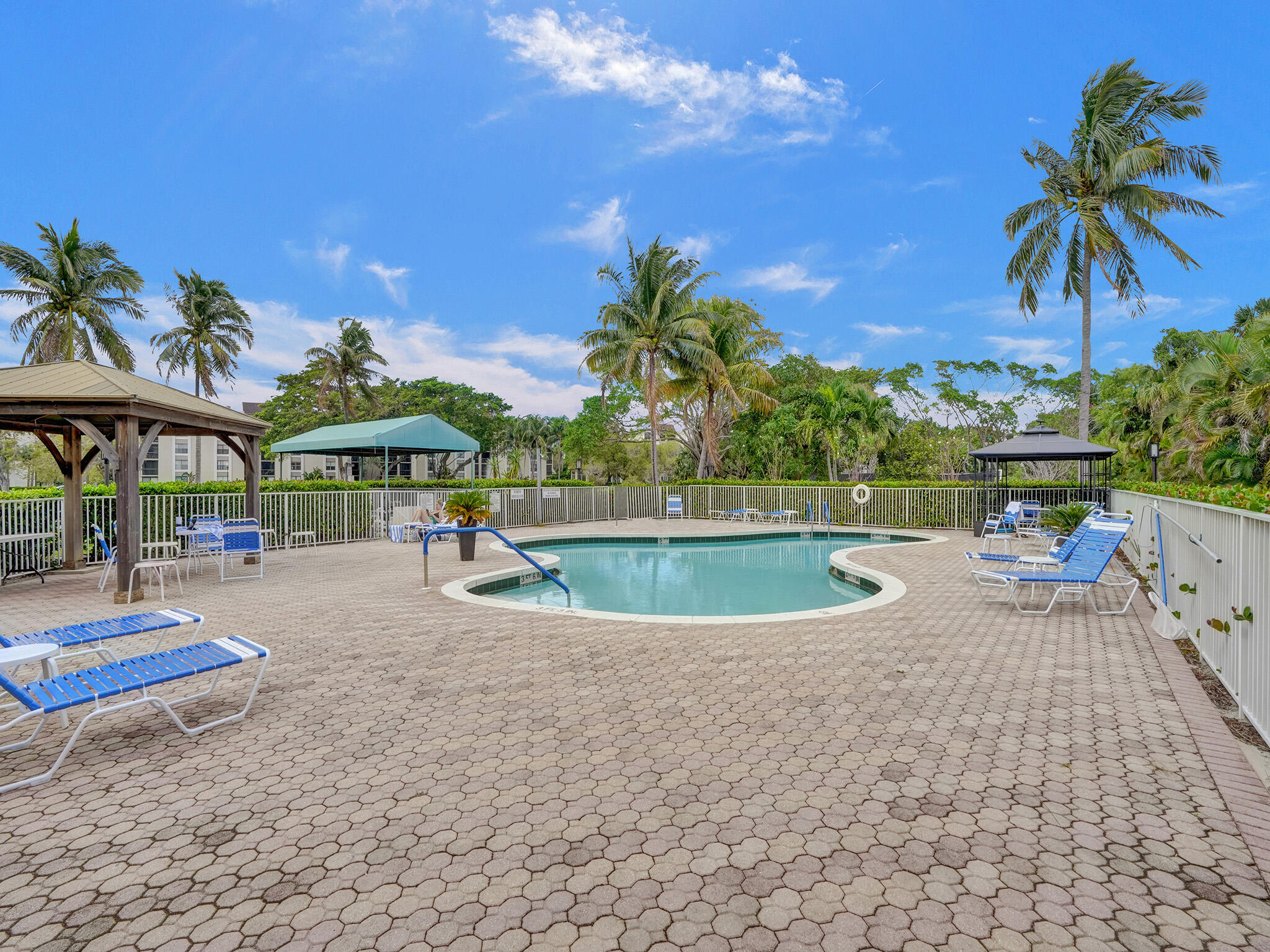 LAVERS RESORT & RACQUET CLUB - Residential Lease
