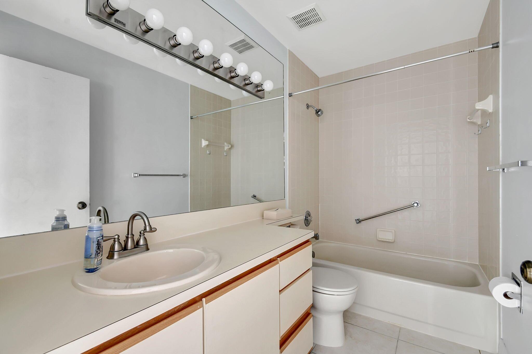 HALF MOON BAY CONDO - Residential Lease