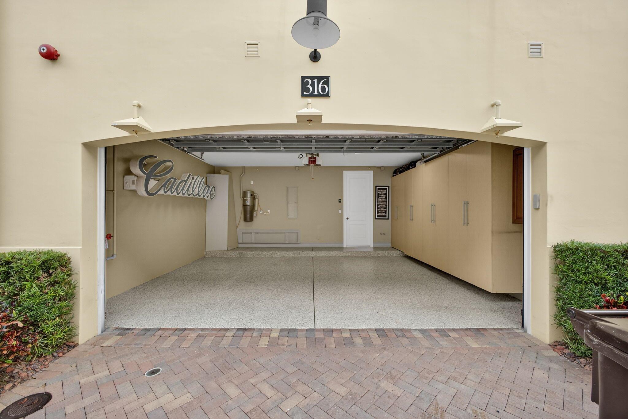 MAGNOLIA COURT - Residential