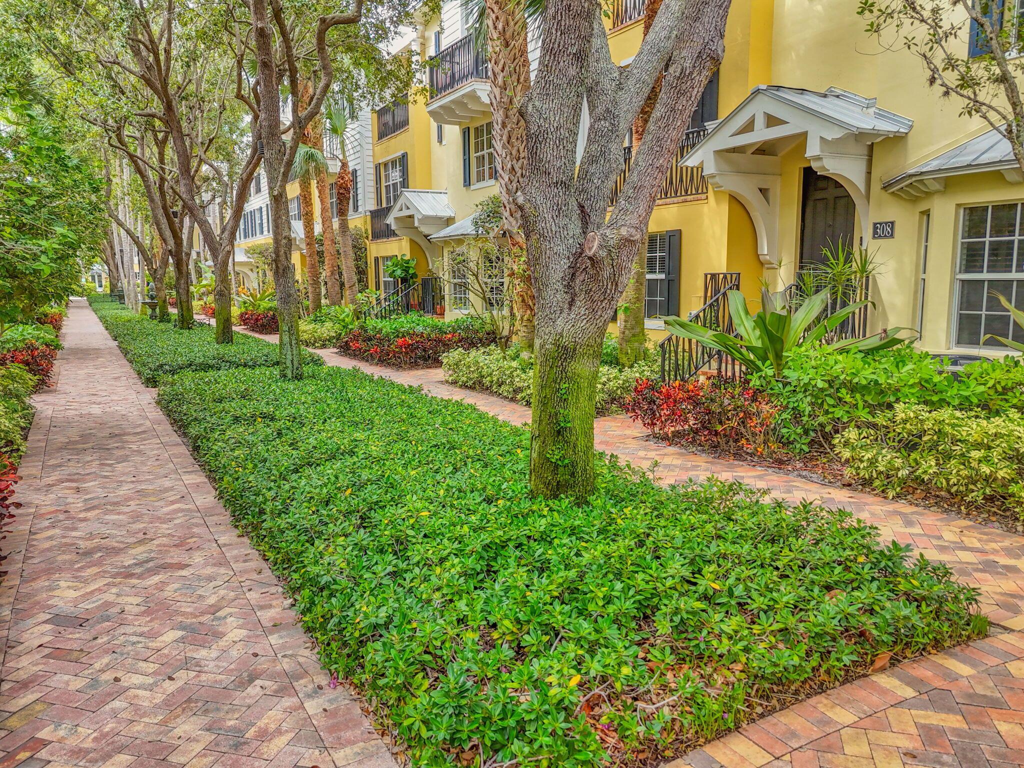 MAGNOLIA COURT - Residential