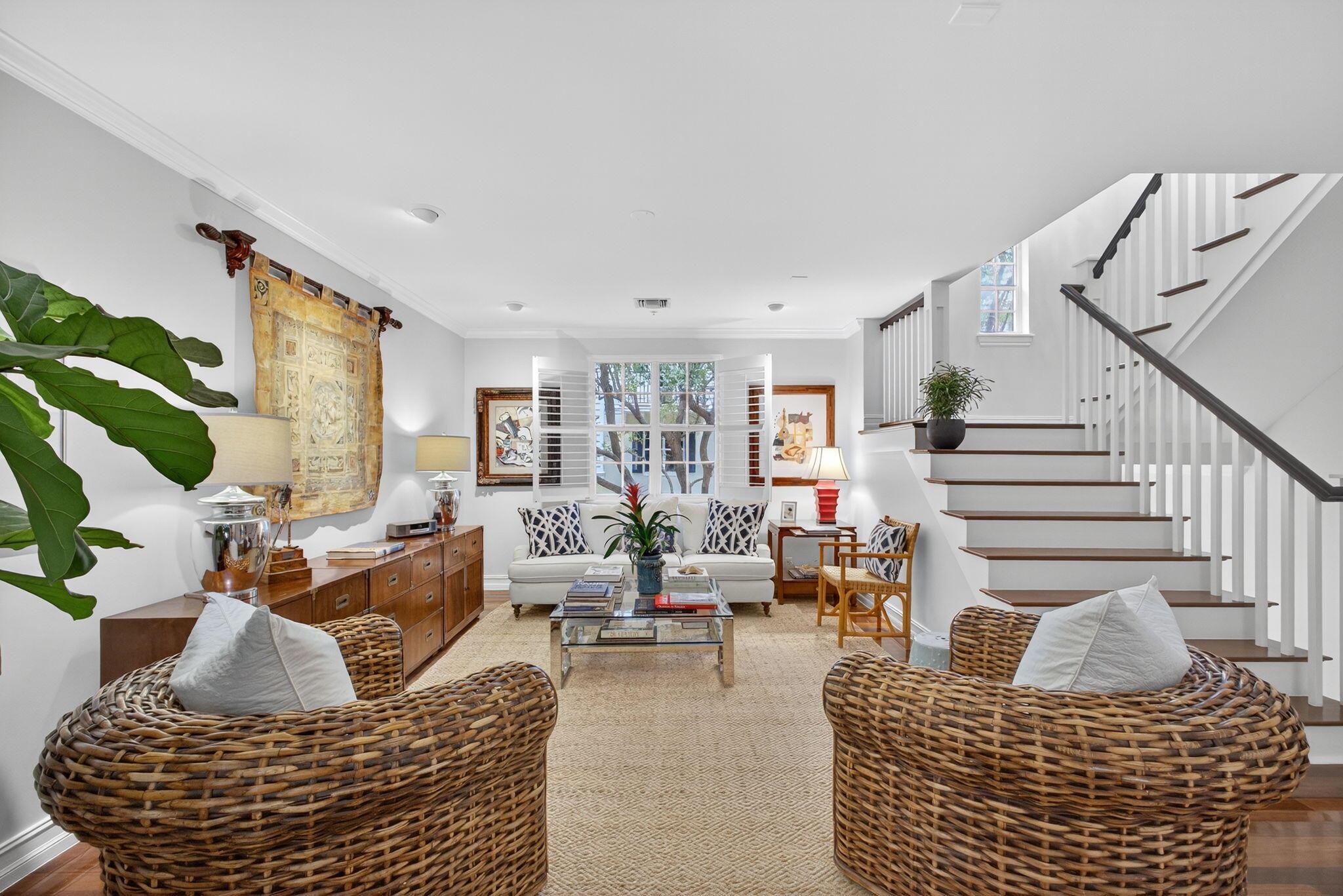 MAGNOLIA COURT - Residential