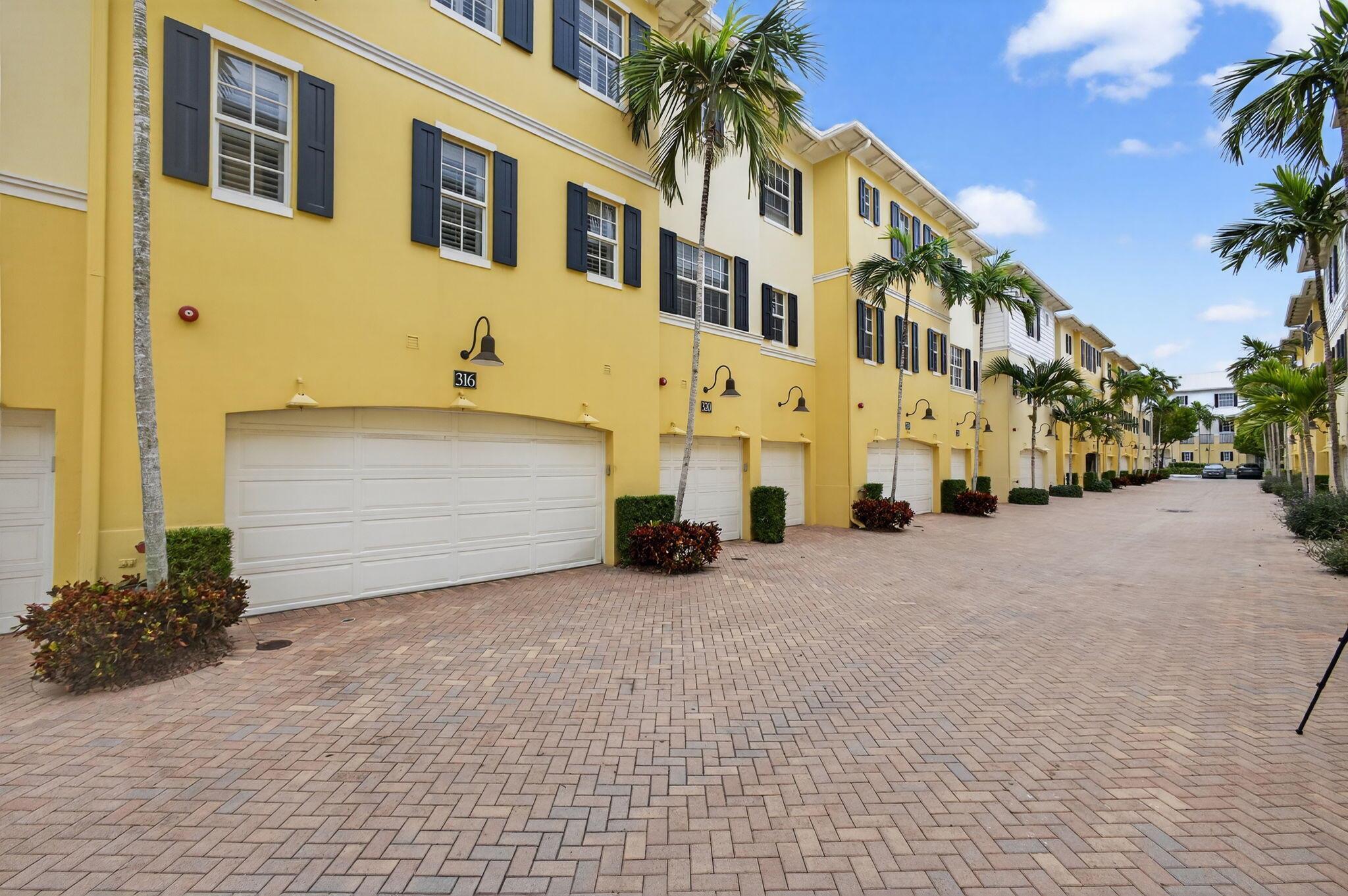 MAGNOLIA COURT - Residential