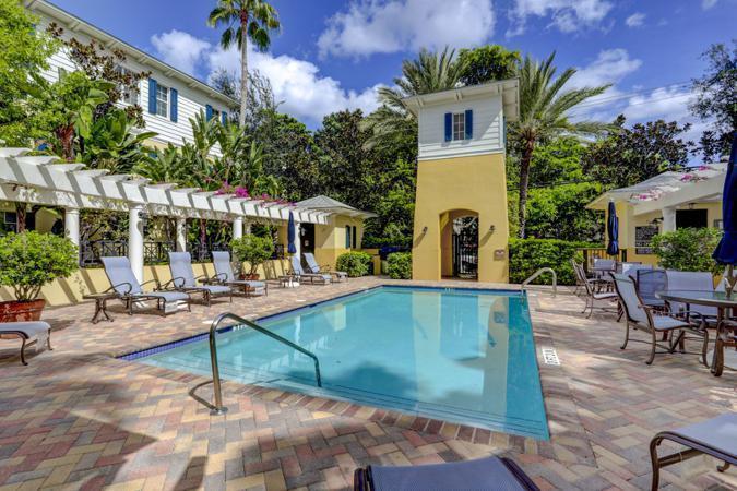 MAGNOLIA COURT - Residential