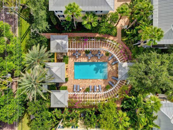 MAGNOLIA COURT - Residential