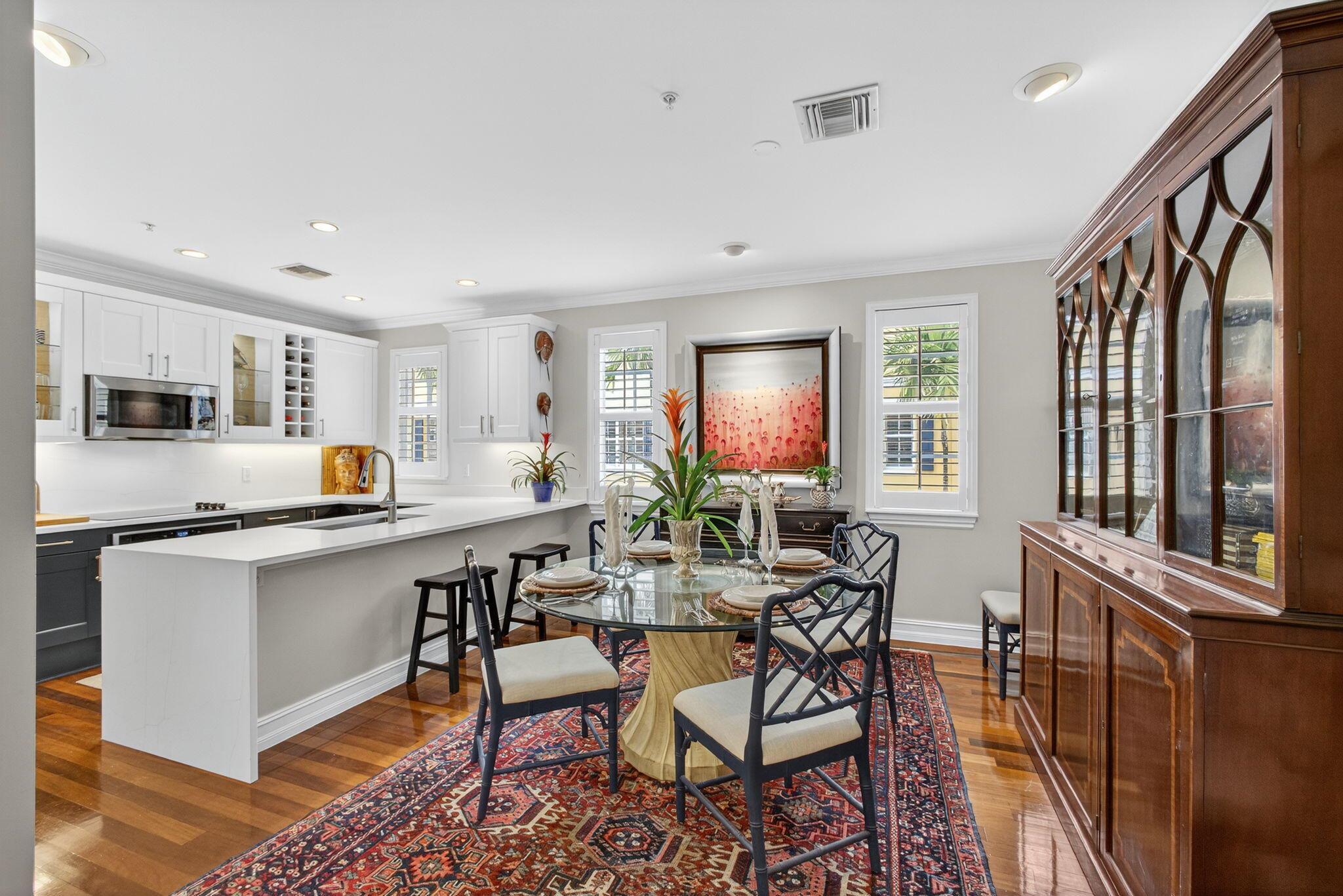 MAGNOLIA COURT - Residential