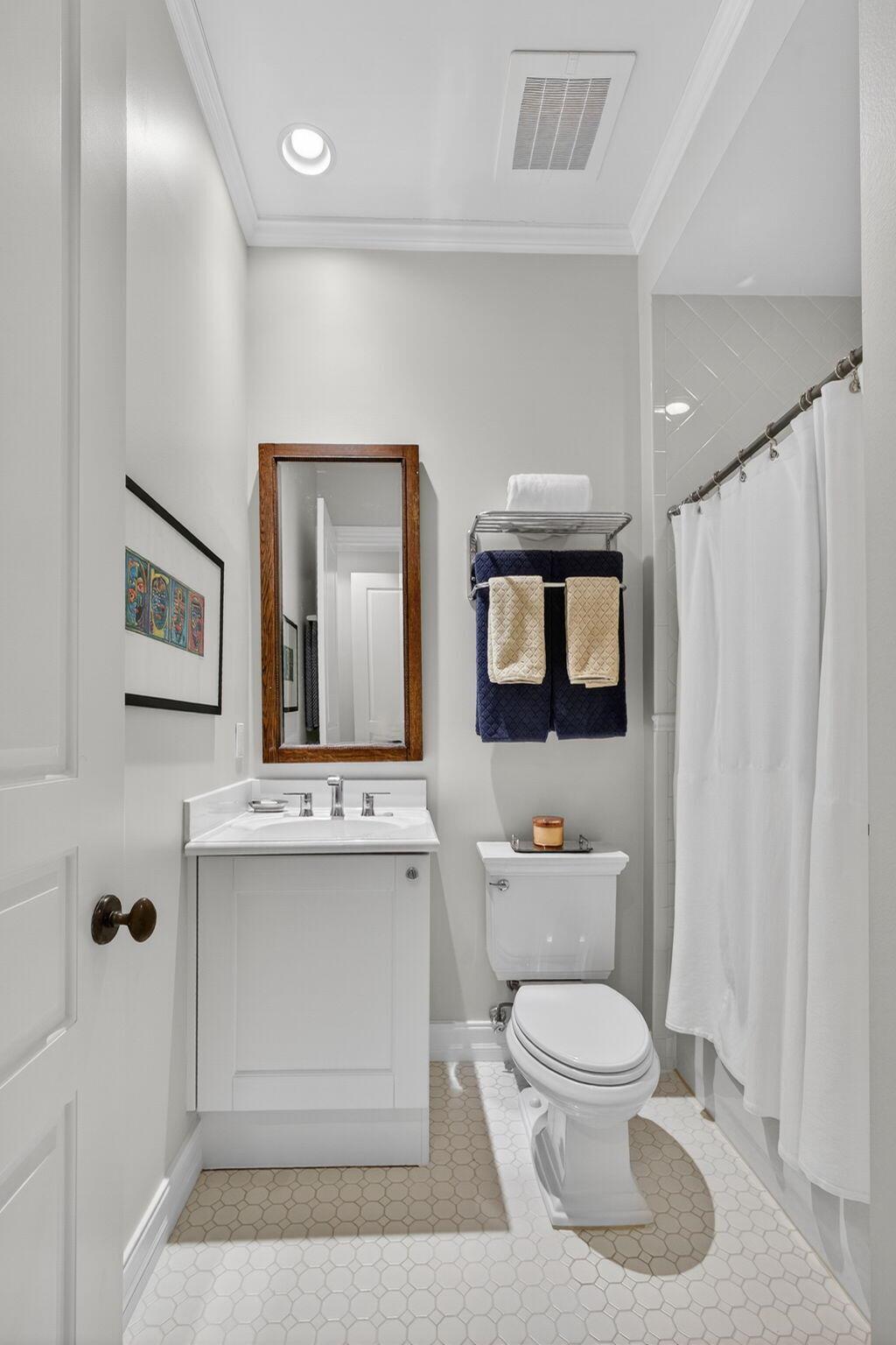 MAGNOLIA COURT - Residential