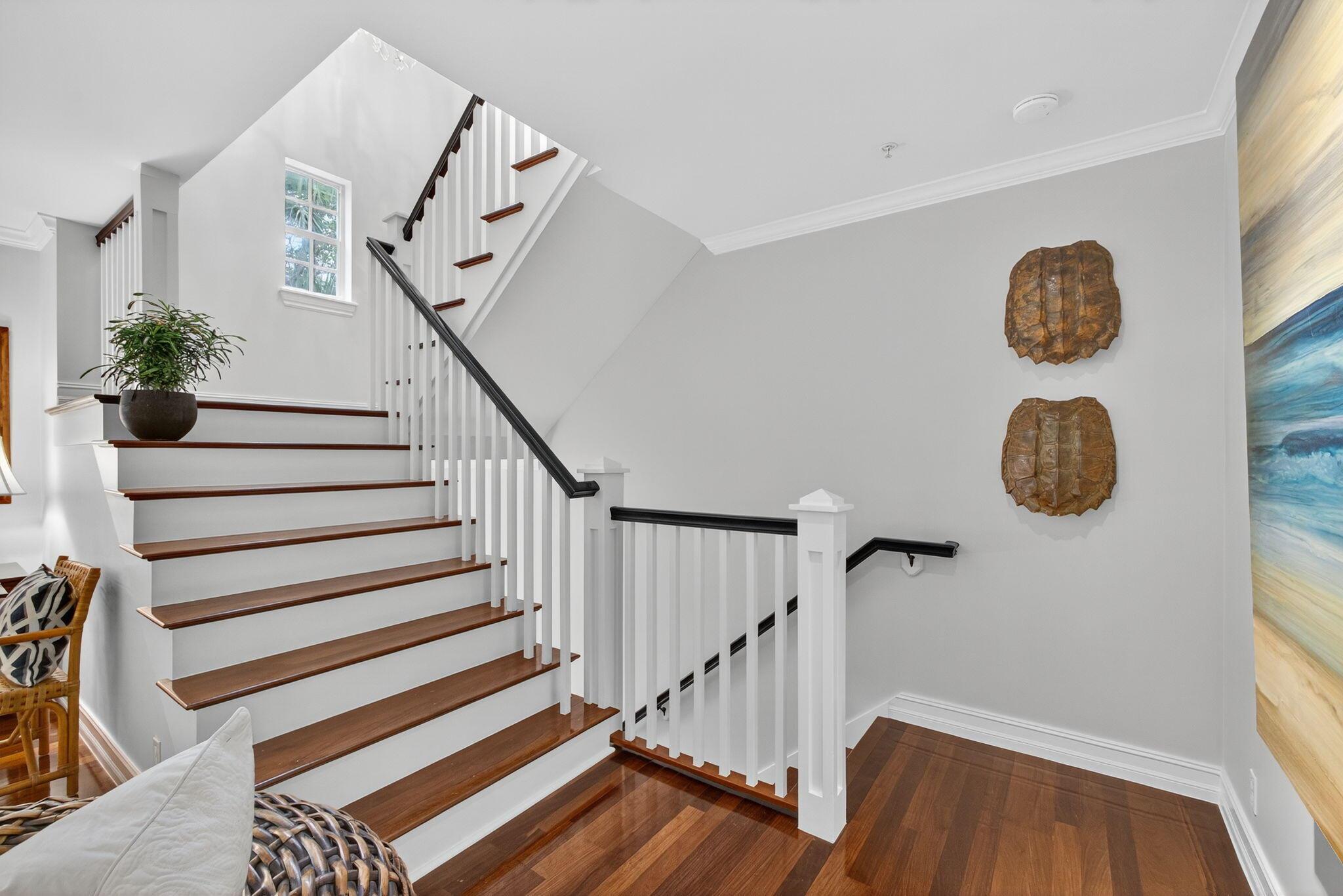 MAGNOLIA COURT - Residential