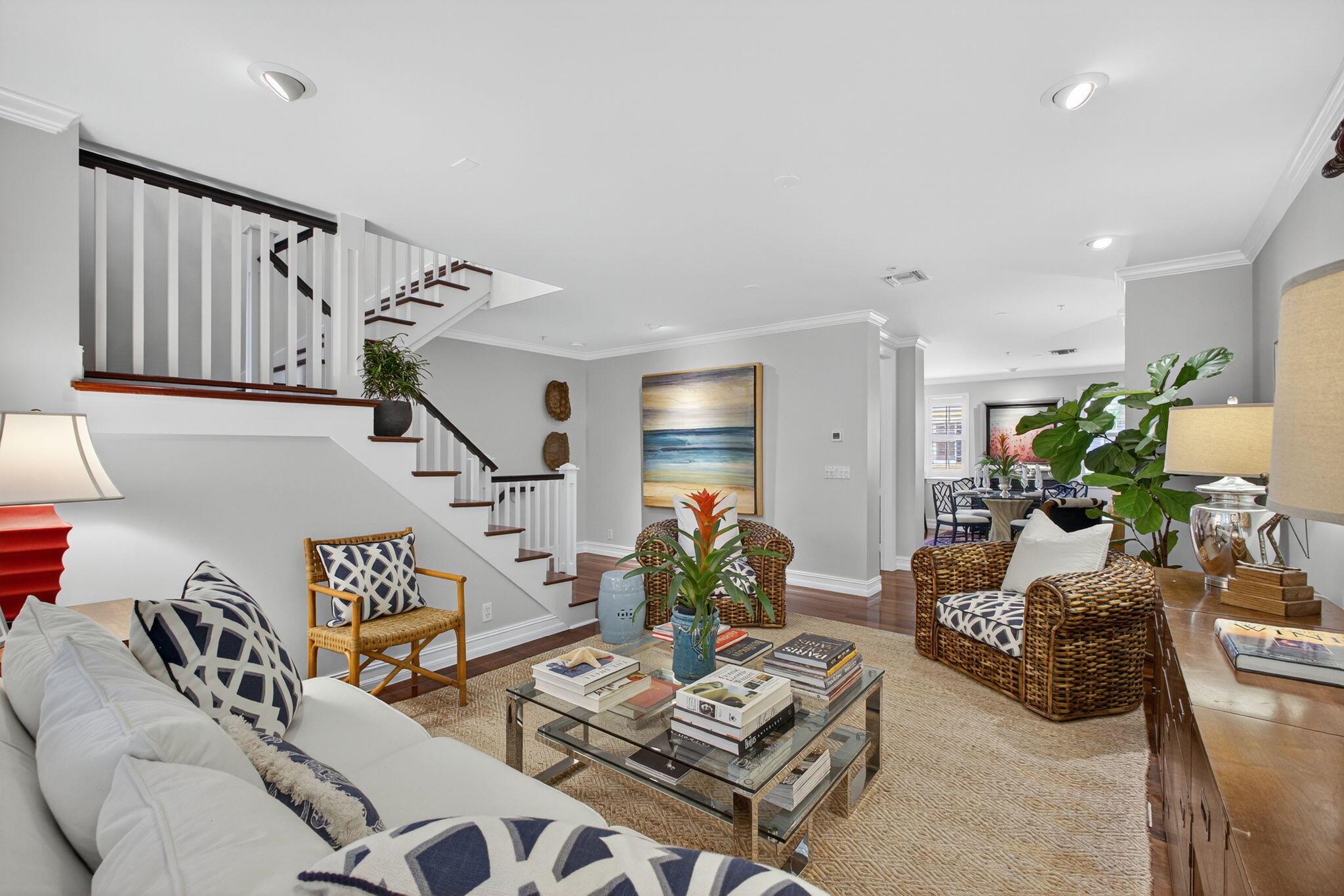 MAGNOLIA COURT - Residential