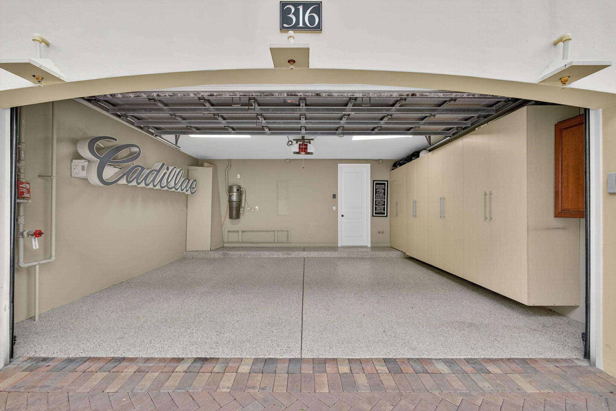 MAGNOLIA COURT - Residential