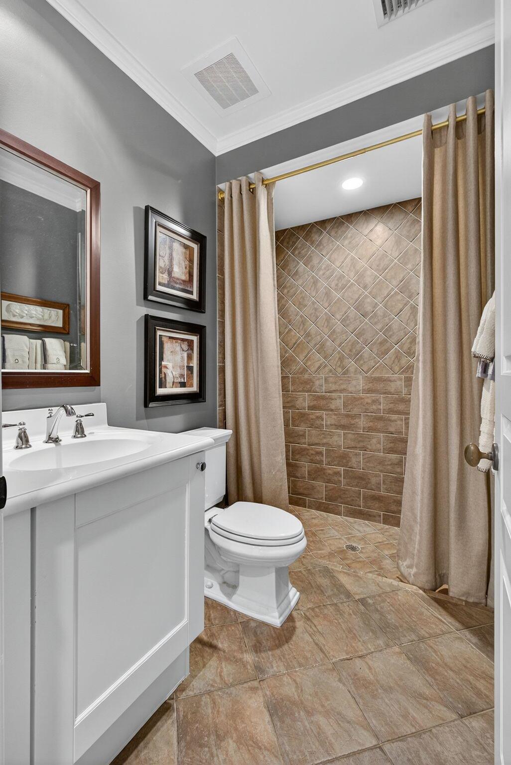 MAGNOLIA COURT - Residential