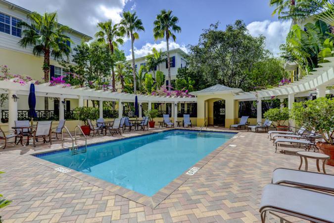 MAGNOLIA COURT - Residential