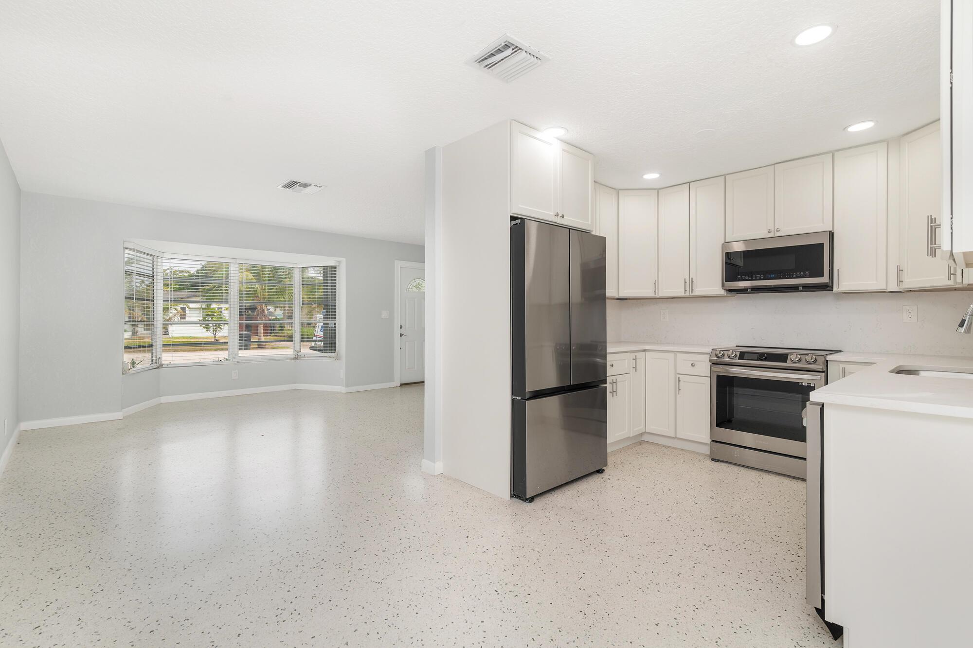 LEWIS SHORE ESTATES 2 - Residential Lease